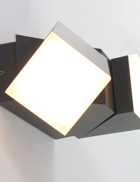 Lampe-dexterieur-moderne-noire-applique-2-spots-5