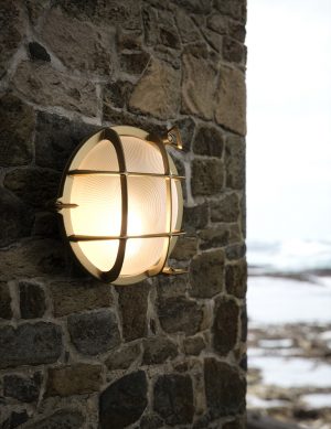 Lampe d'extérieur imitation lampe de bateau Polperro Nordlux couleur or