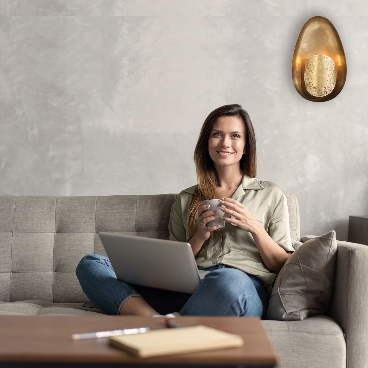 Applique murale dorée rétro en forme d'œuf Anne Light & Home Brass bronze – Image 3