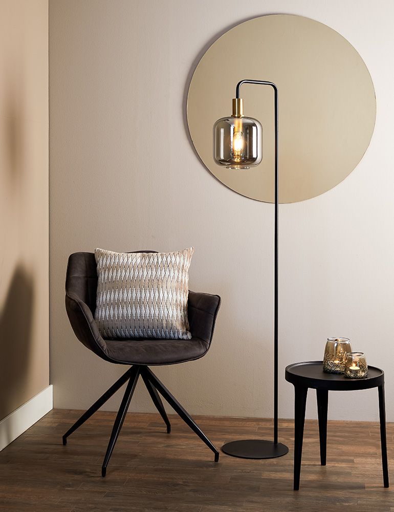 Lampadaire bombé en verre fumé Light & Living Lekar – Image 2