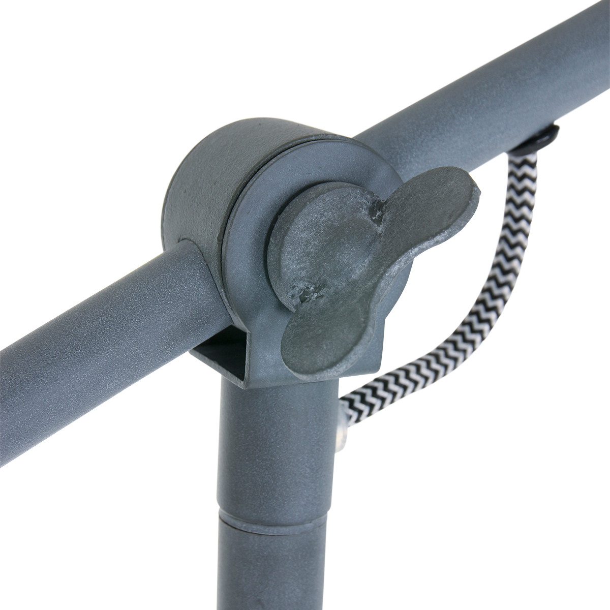 Lampadaire industriel en métal gris Mexlite Nove – Image 5