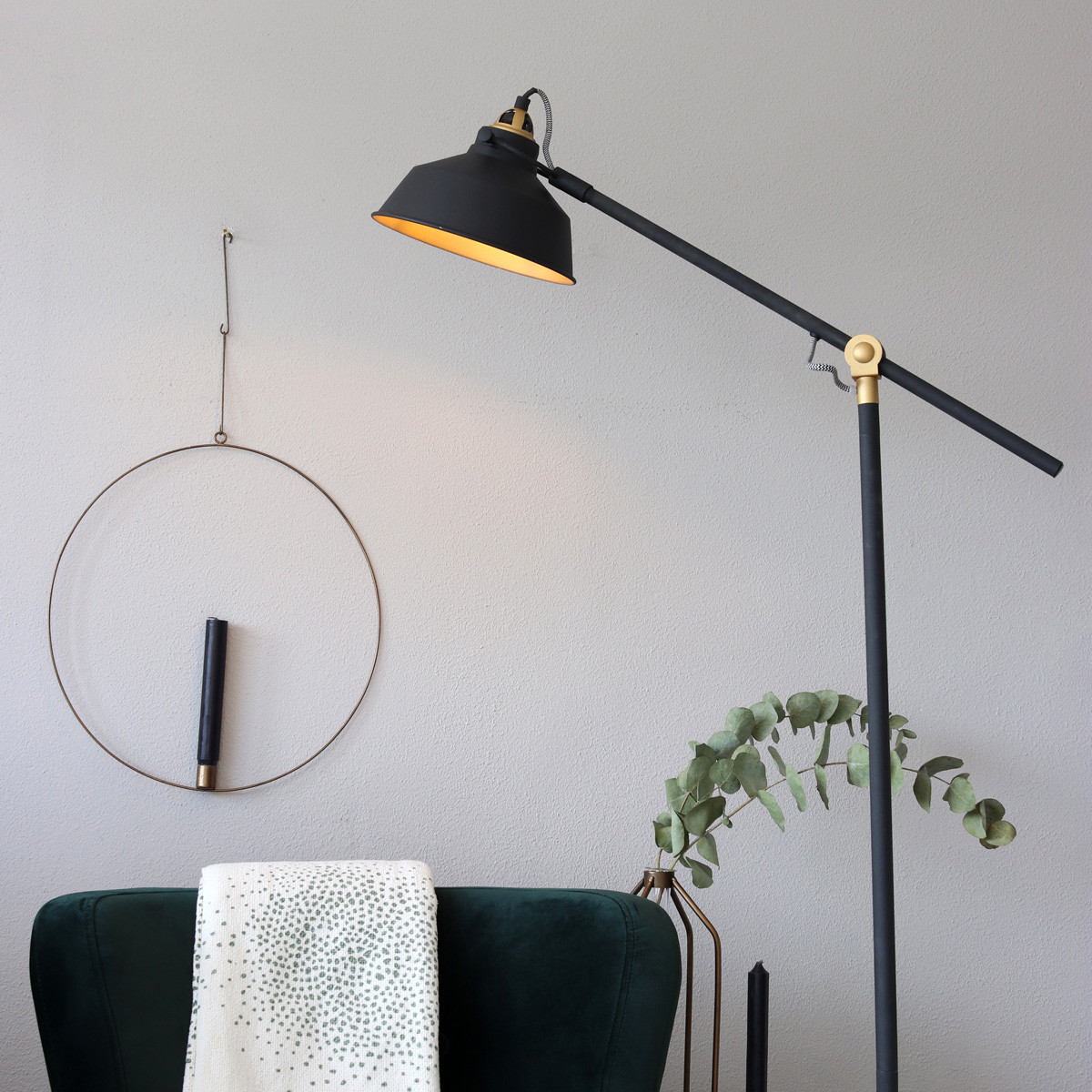 Lampadaire avec détails dorés Mexlite Nove – Image 3