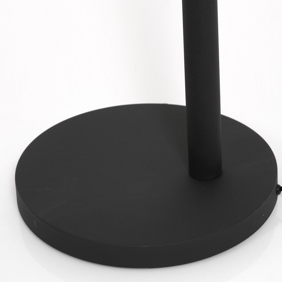 Lampadaire moderne en métal noir Mexlite Synna – Image 18