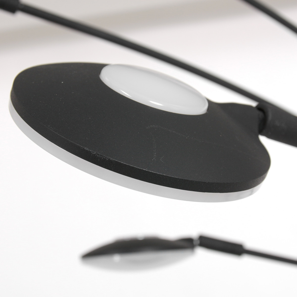 Lampadaire moderne en métal noir Mexlite Synna – Image 6