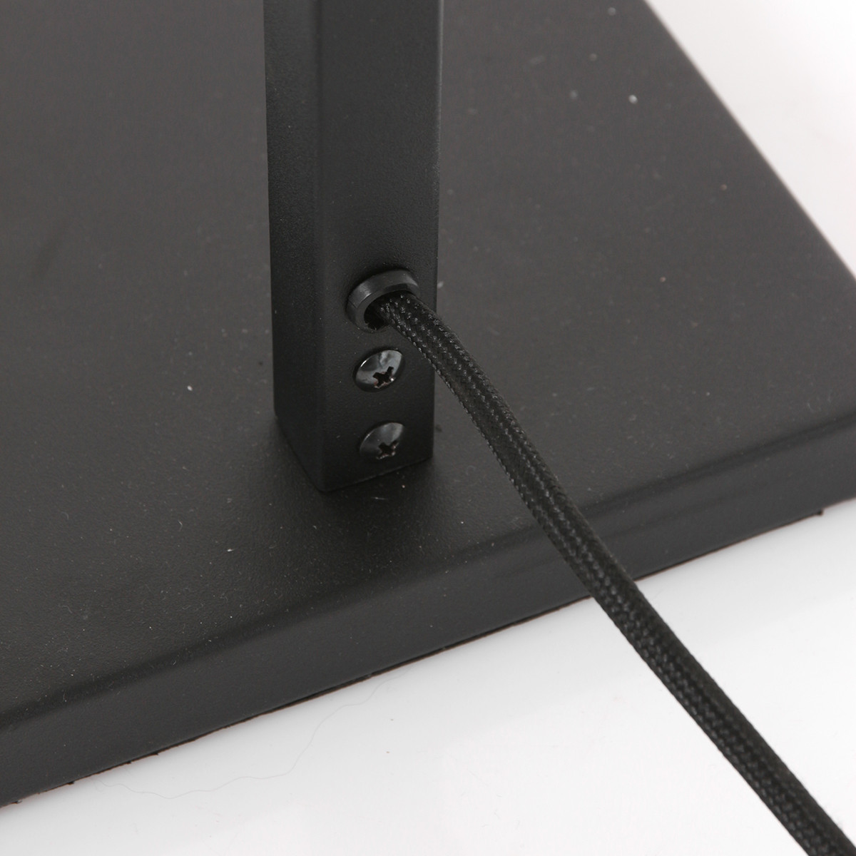 Lampadaire Noir Debout avec Abat-Jour à Motif Steinhauer Stang naturel et noir – Image 9