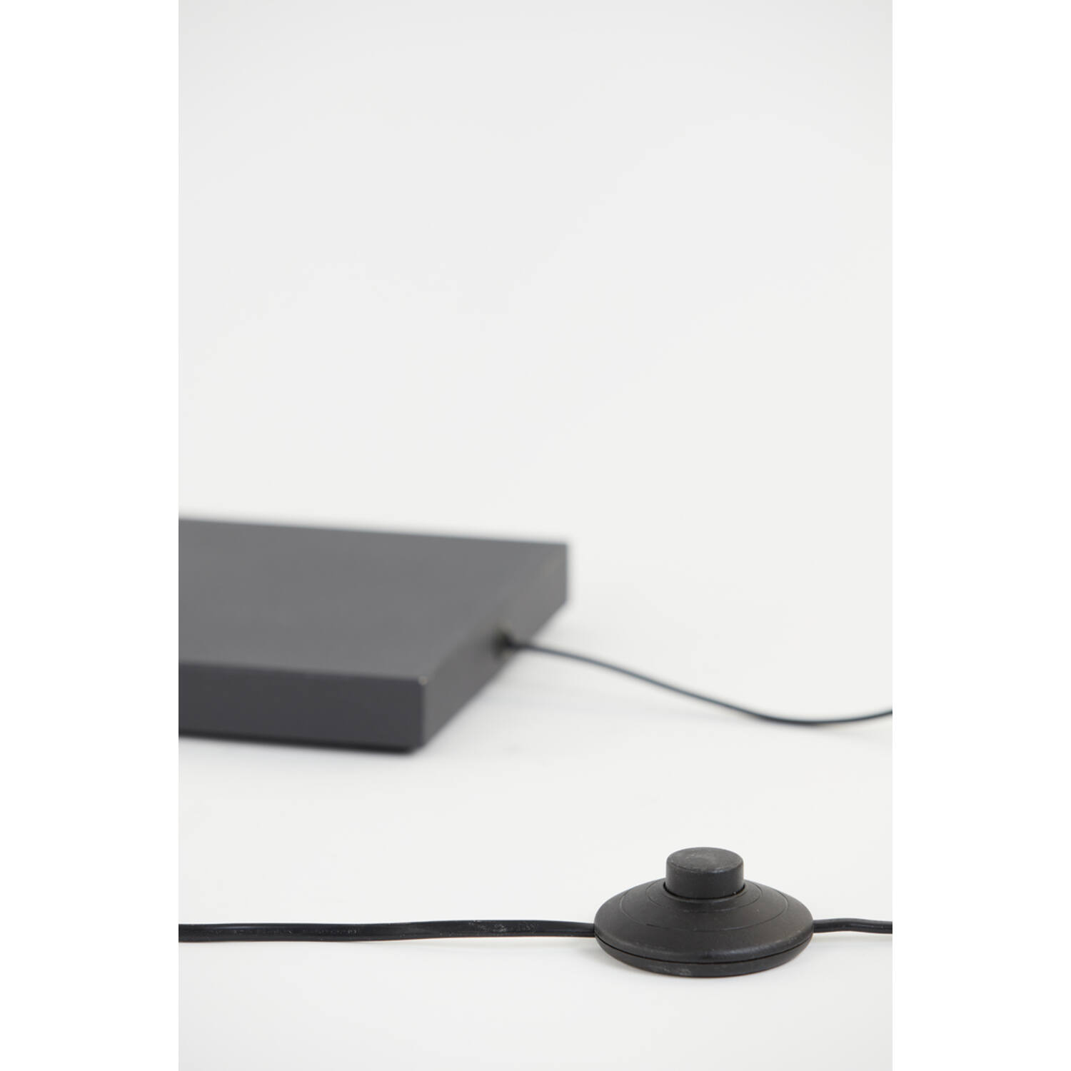 Lampadaire noir moderne avec spot Light & Living Preston – Image 4