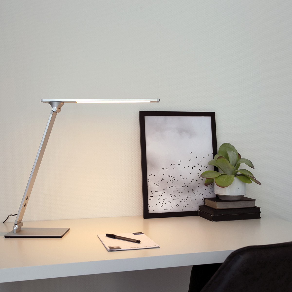 Lampe de bureau LED à lumière graduable Serenade Steinhaueur blanc – Image 3
