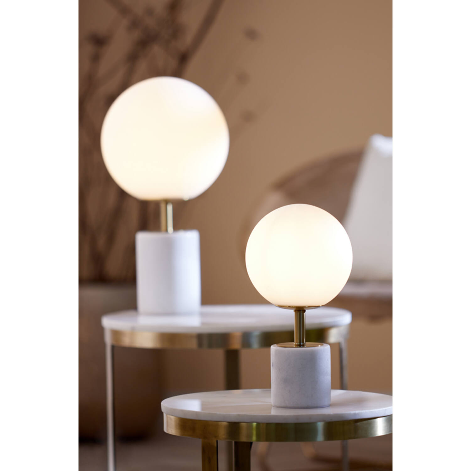 Lampe de table classique blanche et dorée Light & Living Medina – Image 3