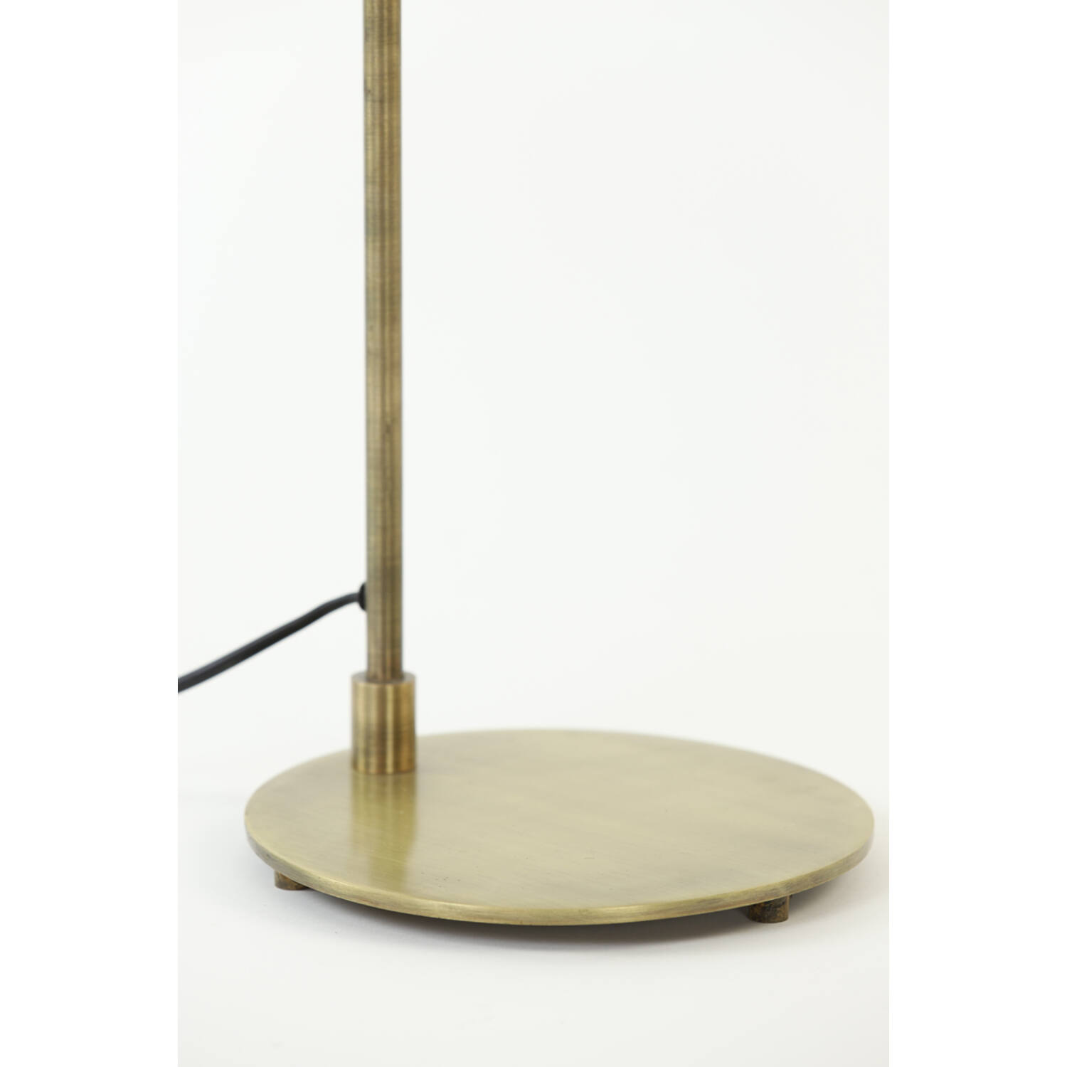 Lampe de table classique dorée avec abat-jour rond Light & Living Aleso – Image 6