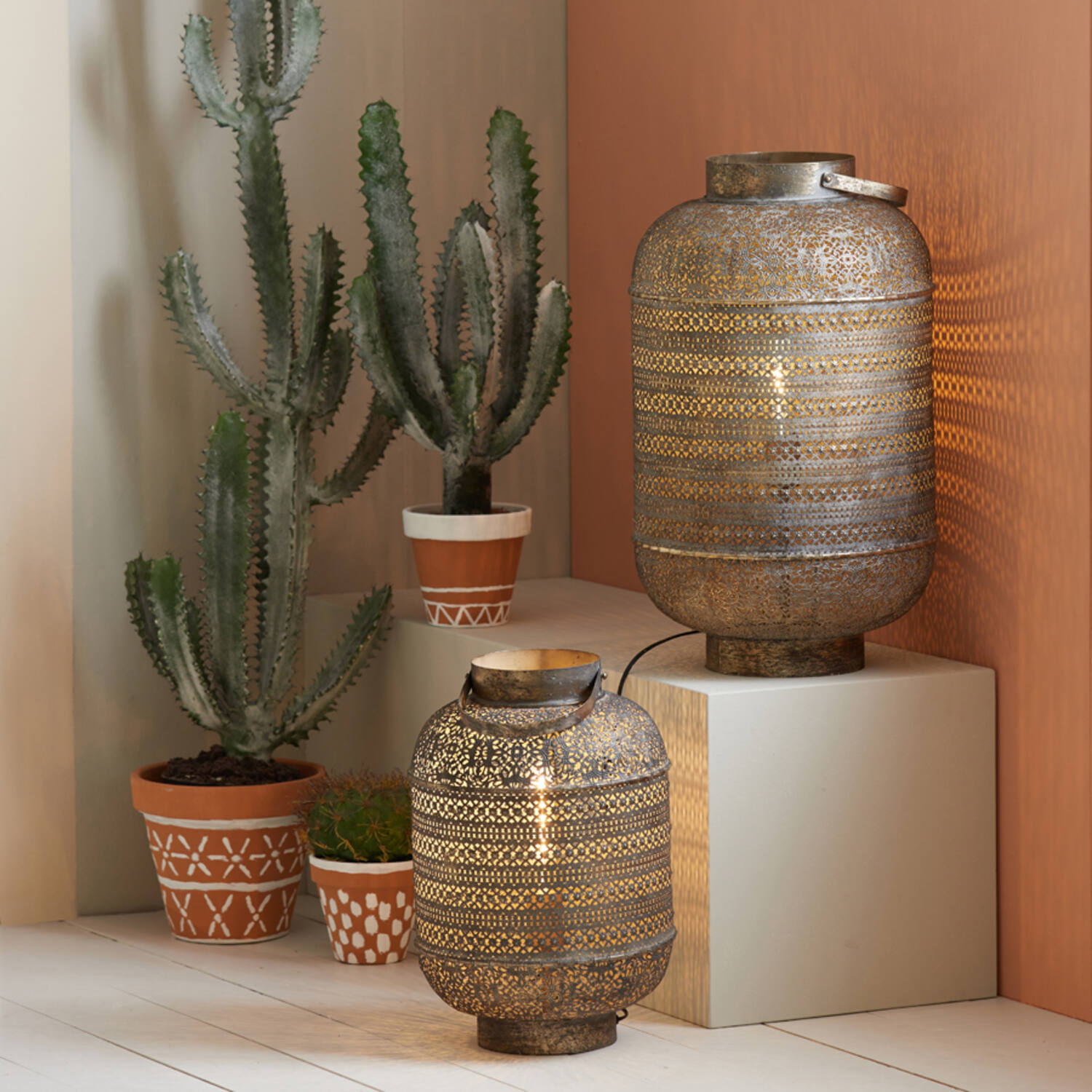 Lampe de table dorée orientale perforée Light & Living Udupi – Image 3