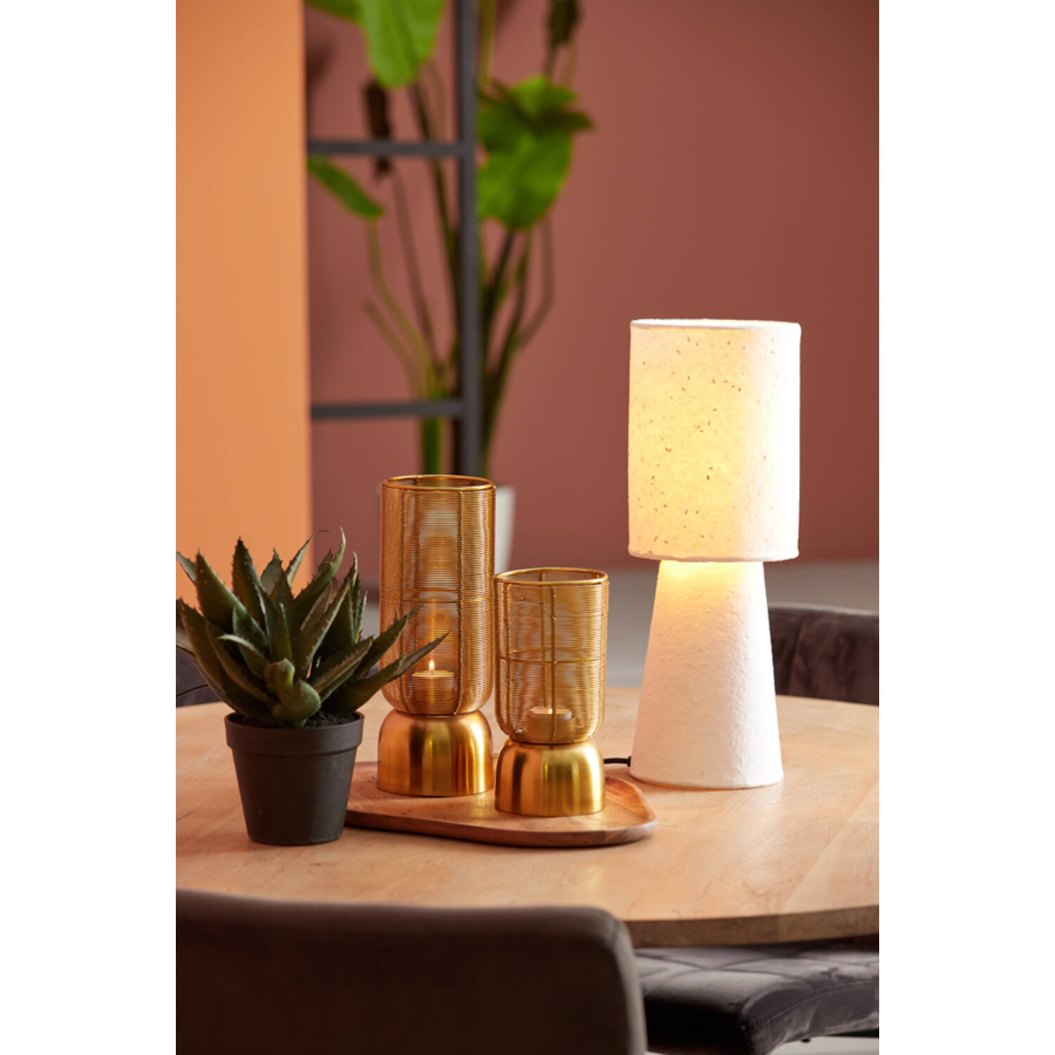 Lampe de table moderne blanche avec abat-jour rond Light & Living Raeni – Image 3