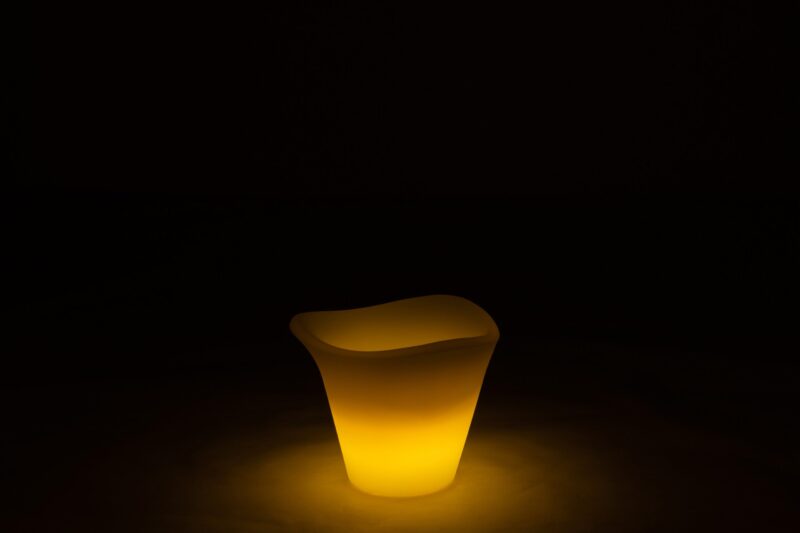lampe-de-table-moderne-blanche-en-verre-depoli-jolipa-ice-bucket-20271-6