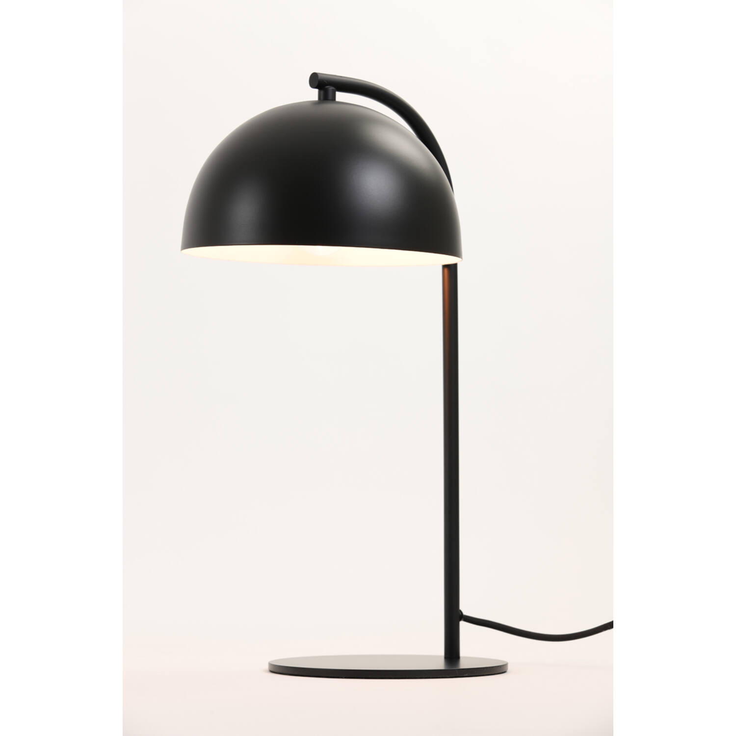 Lampe de table moderne noire avec abat-jour bombé Light & Living Mette – Image 3