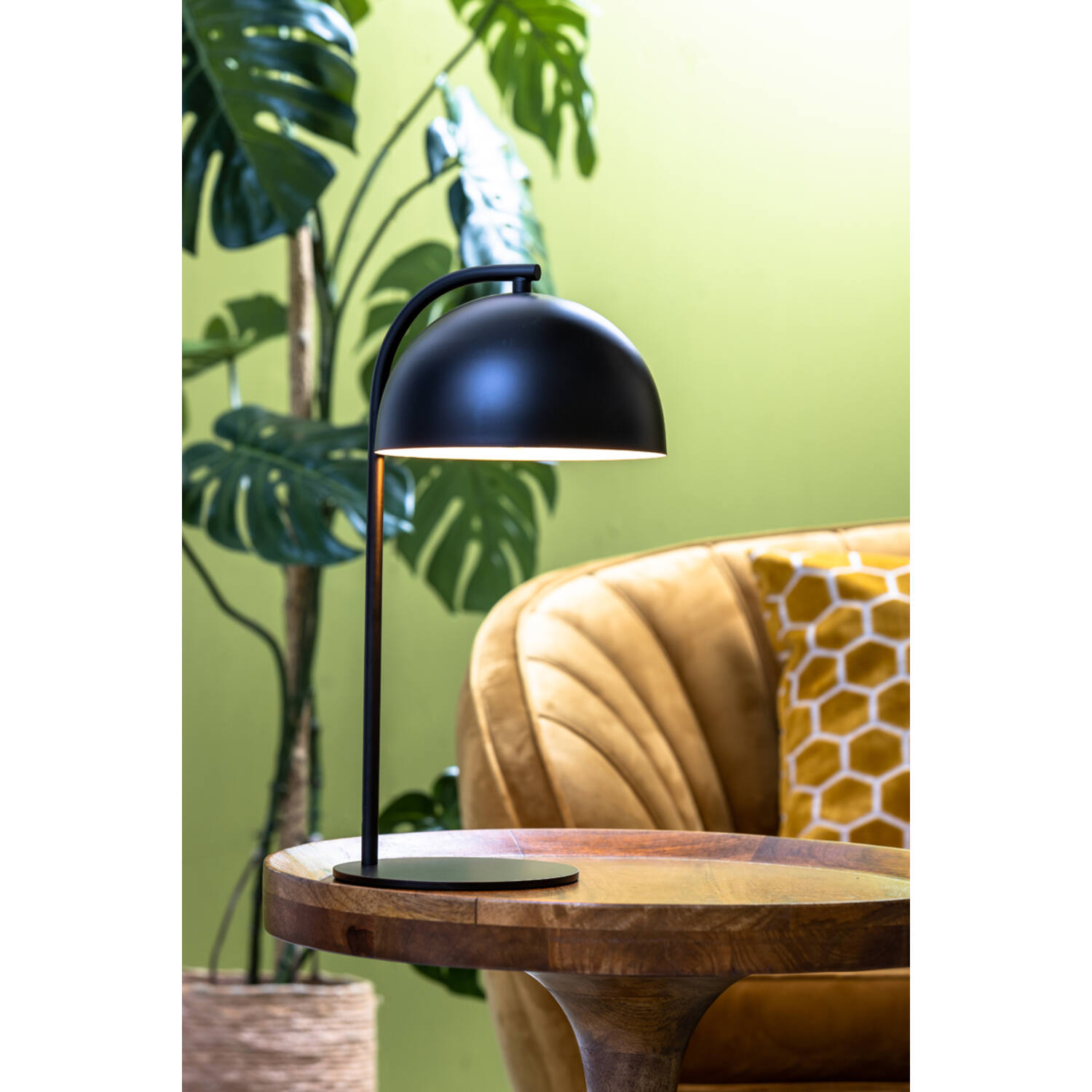 Lampe de table moderne noire avec abat-jour bombé Light & Living Mette – Image 5