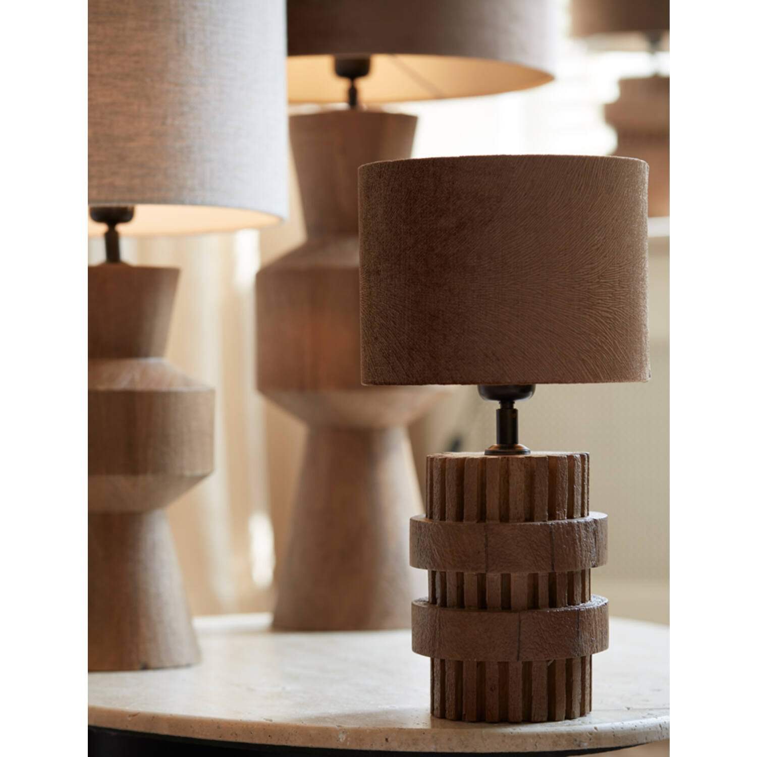Lampe de table naturelle en bois beige Light & Living Sakura – Image 3