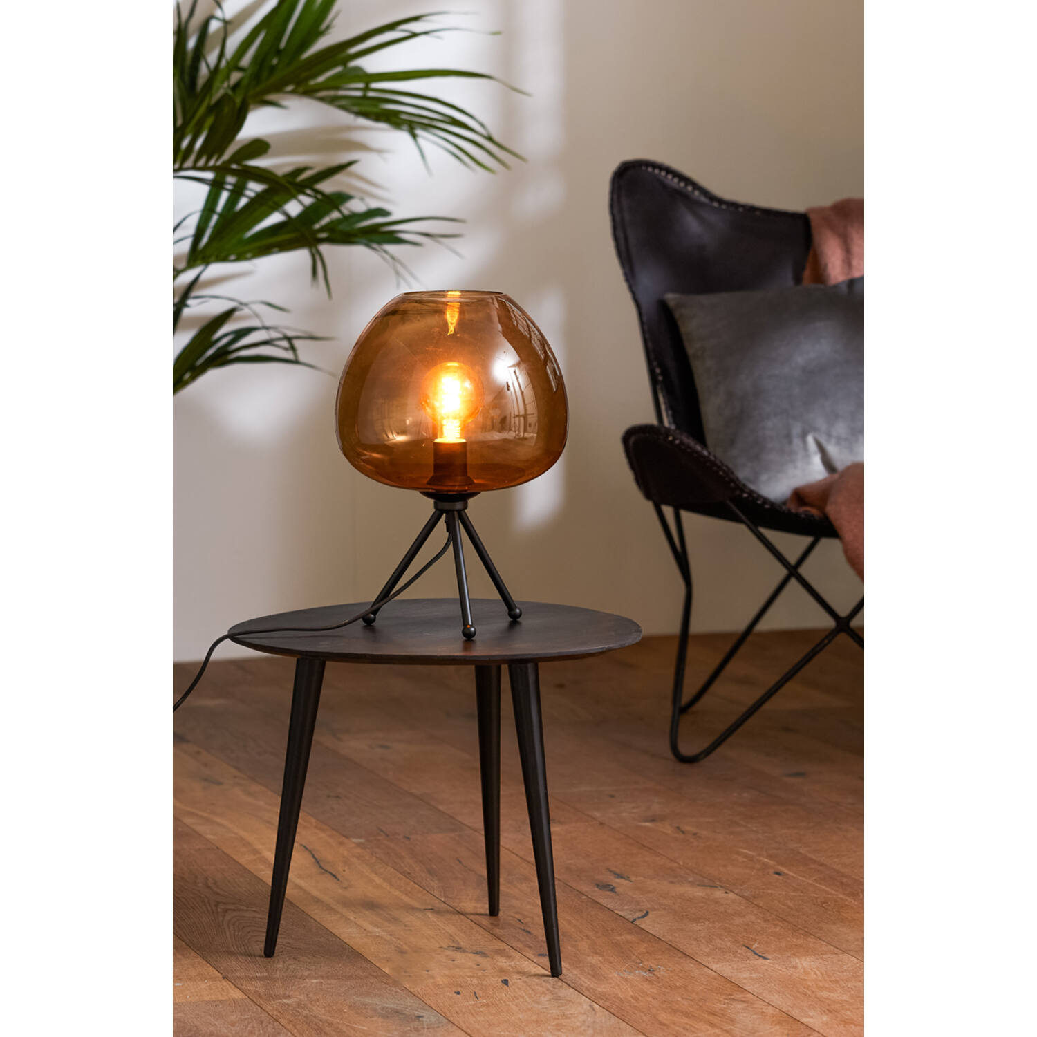Lampe de table rétro noire avec dorure Light & Living Mayson – Image 5