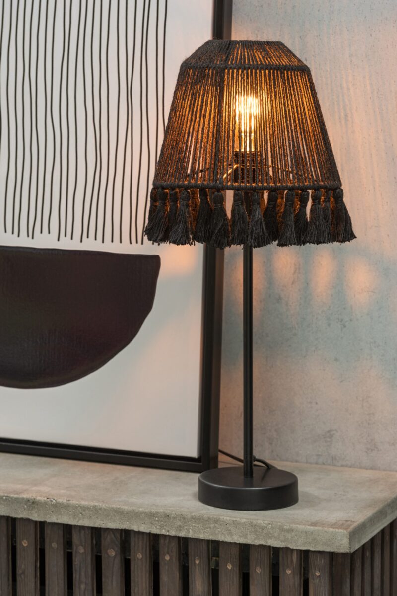lampe-de-table-retro-noire-avec-pompons-jolipa-mila-30965-3