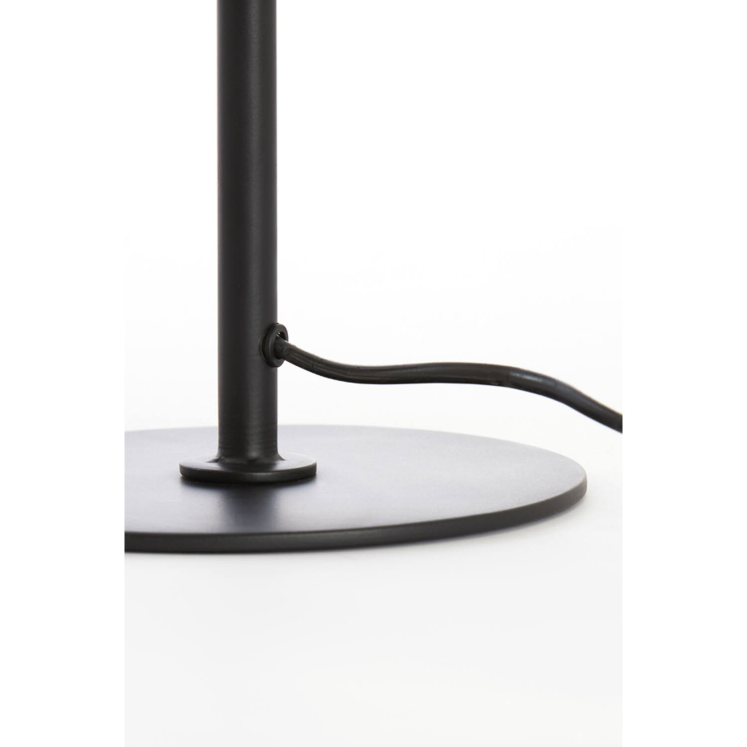 Lampe de table rustique noire avec tressage doré Light & Living Finou – Image 5