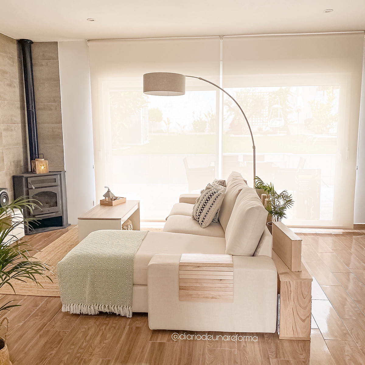 Lampe en courbe ajustable Steinhauer Sparkled light transparent et noir – Image 3