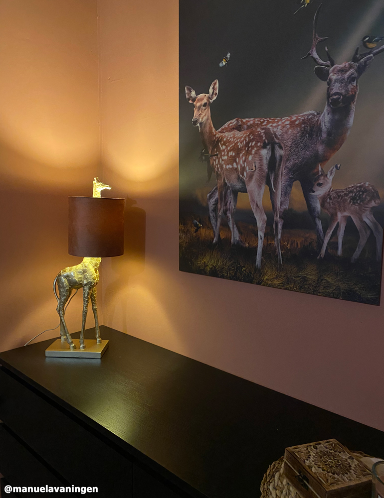 Lampe girafe dorée avec abat-jour Giraffe Light & Living or et rose – Image 3