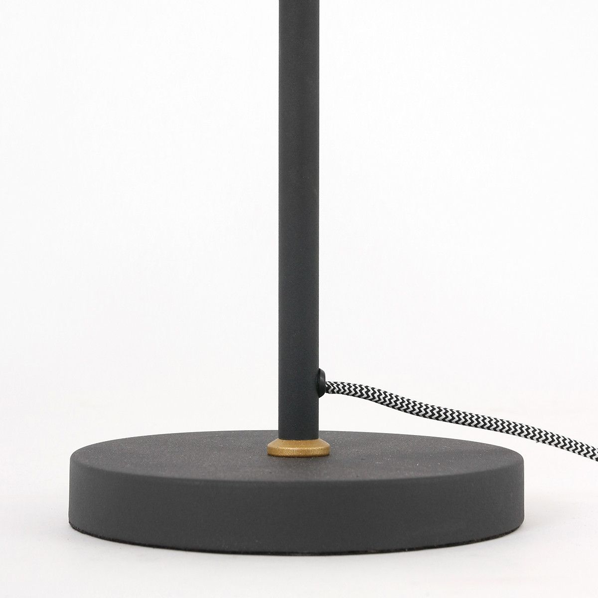 Lampe de table industrielle noire en métal Mexlite Nove – Image 11