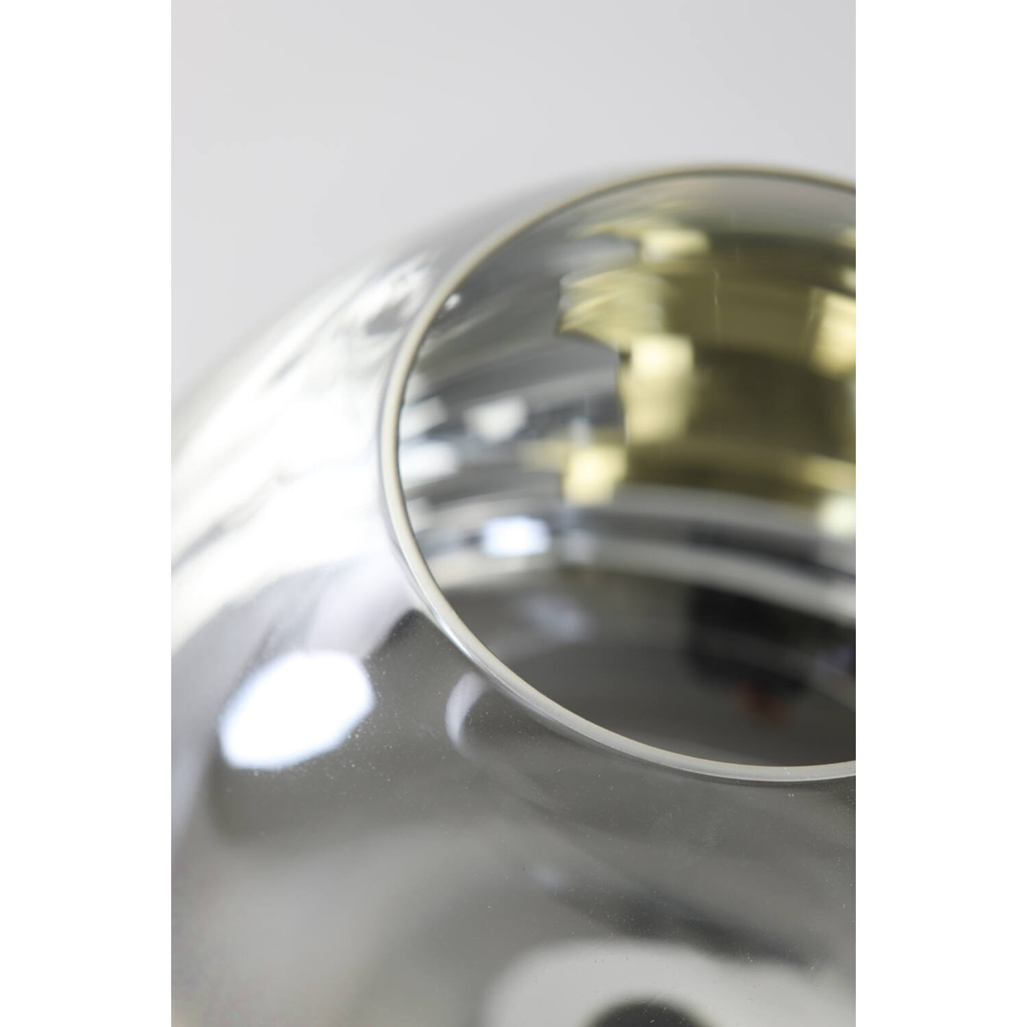 Lampe suspendue rétro dorée et blanche en verre fumé Light & Living Mayson – Image 6