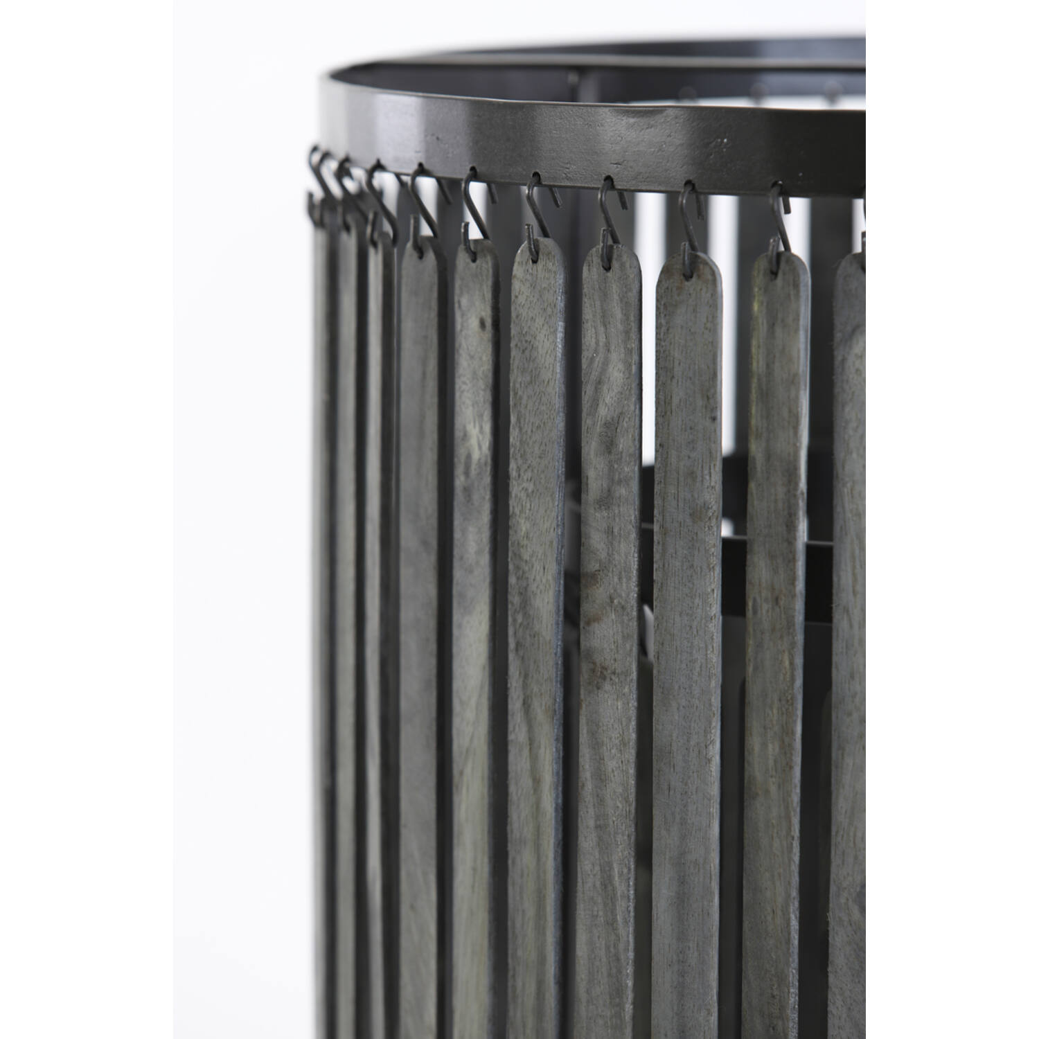 Lampe suspendue rétro en bois noir Light & Living Gularo – Image 4