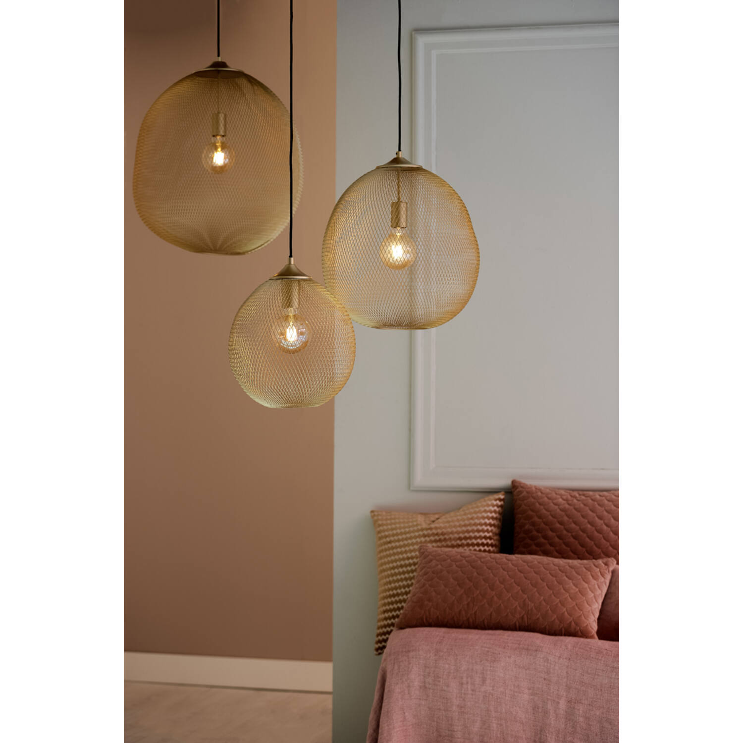 Lampe suspendue rustique dorée à mailles fines Light & Living Moroc – Image 5