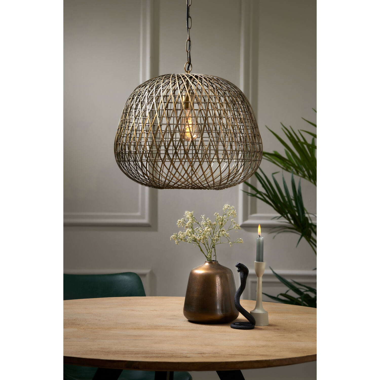 Lampe suspendue rustique dorée sphérique Light & Living Alwina – Image 5
