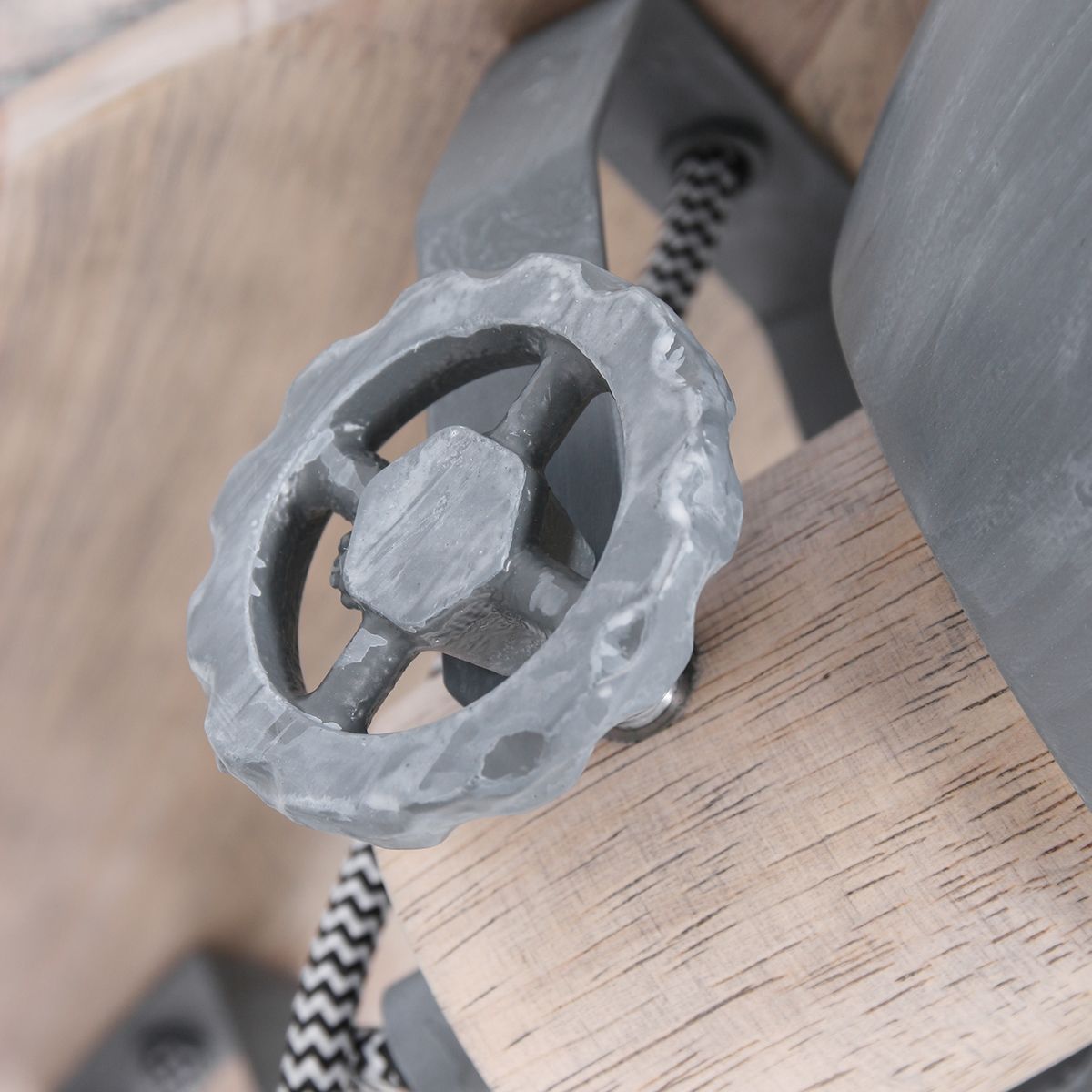 Plafonnier industriel trois spots gris Mexlite Gearwood – Image 6