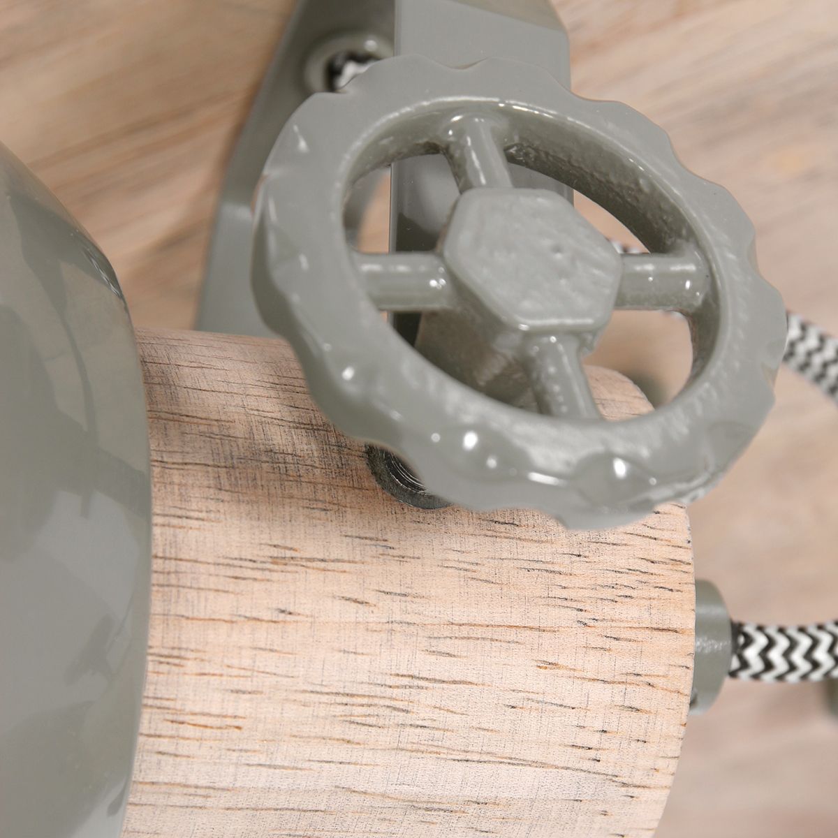 Plafonnier rond résistant trois spots vert Mexlite Gearwood – Image 4