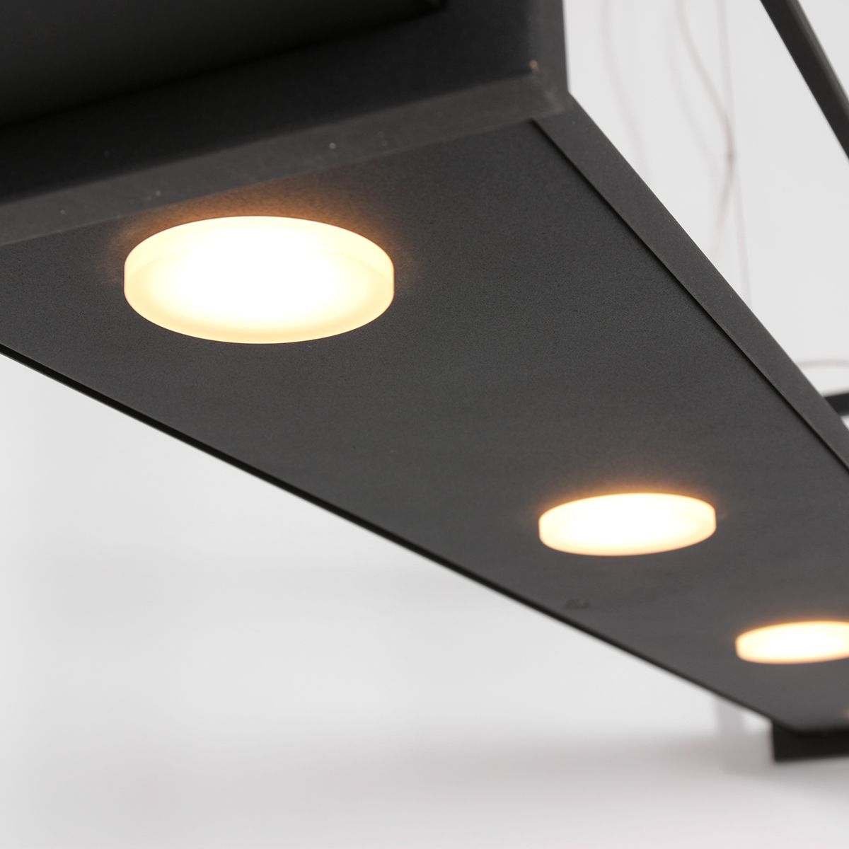 Suspension cadre cuisine six lumières LED Steinhauer Tør noir – Image 3