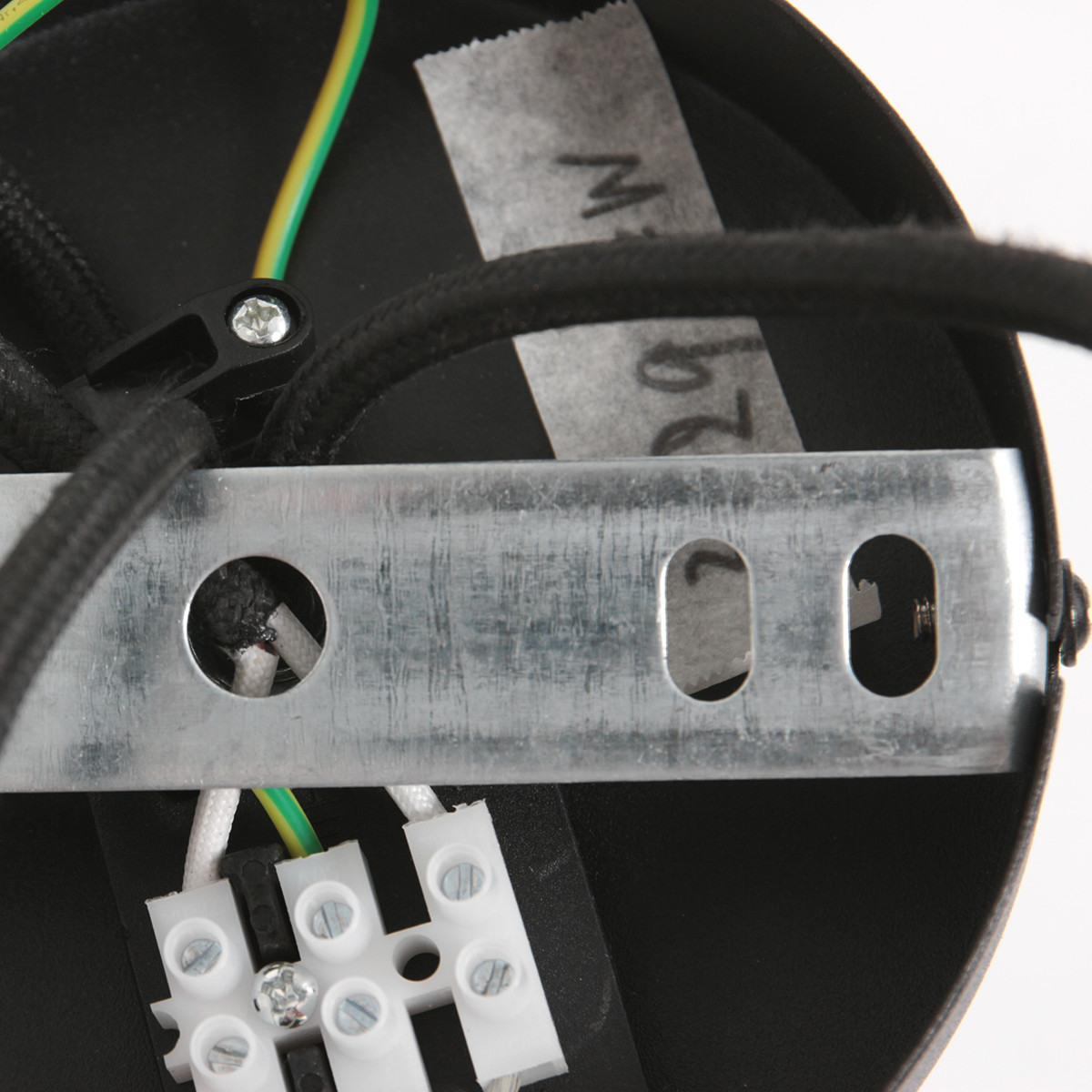 Suspension ronde anneaux Anne Lighting Flinter noir intérieur doré – Image 15