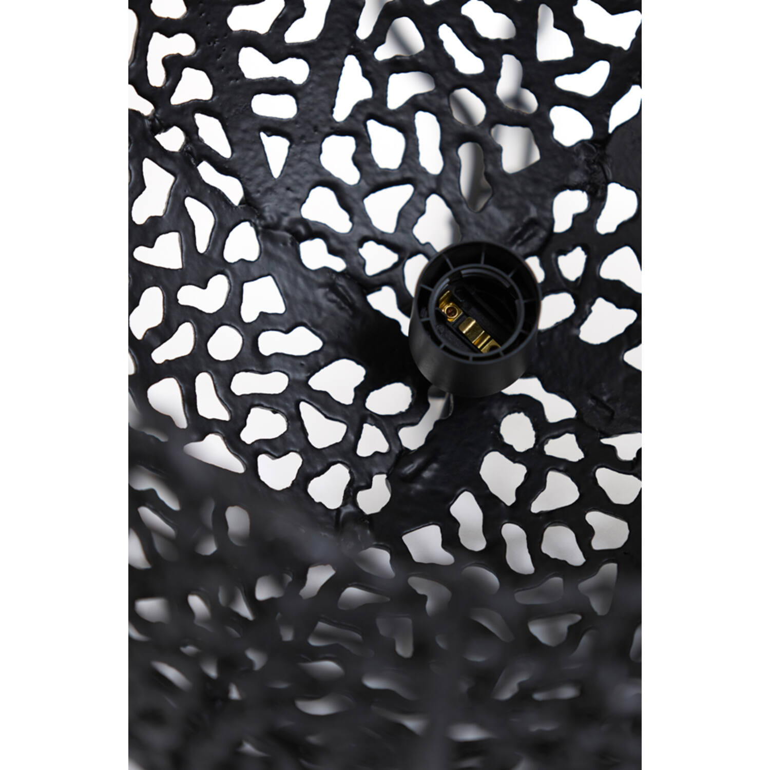 Suspension rustique en forme de globe noir Light & Living Sinula – Image 5