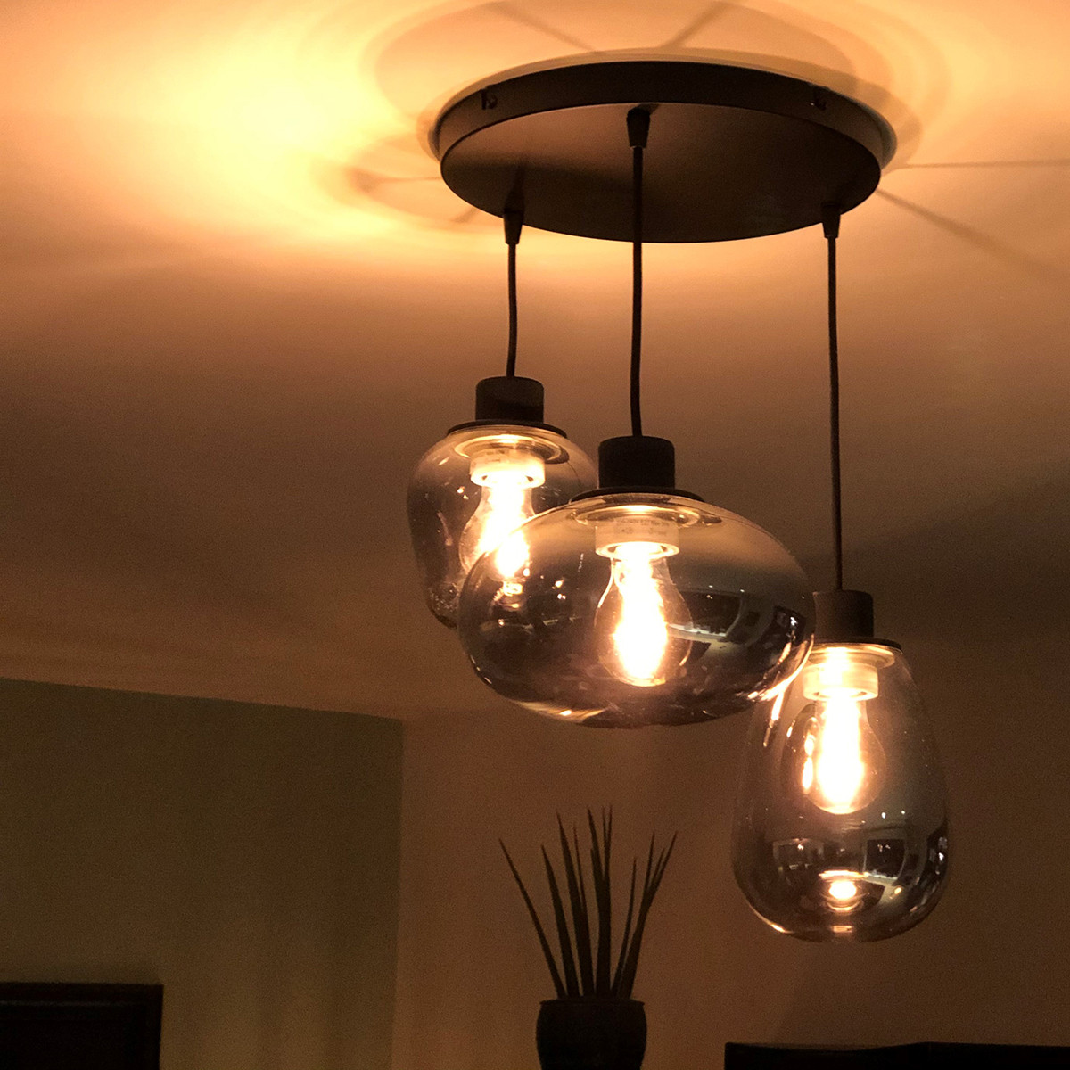 Suspension moderne en métal et verre noir Steinhauer Reflexion – Image 4