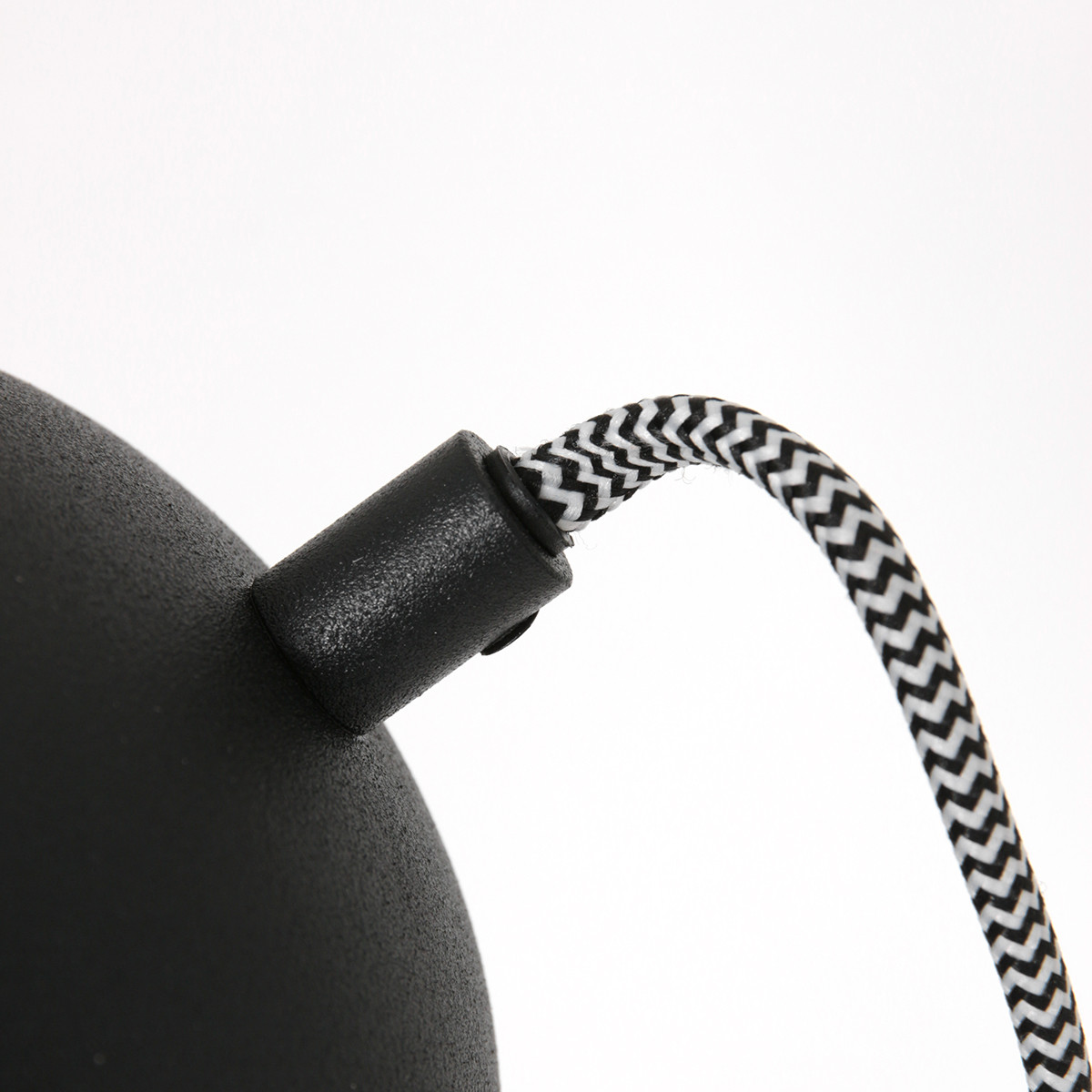 Lampadaire industriel noir avec abat-jour de tournesol doré Mexlite Sunflower – Image 17