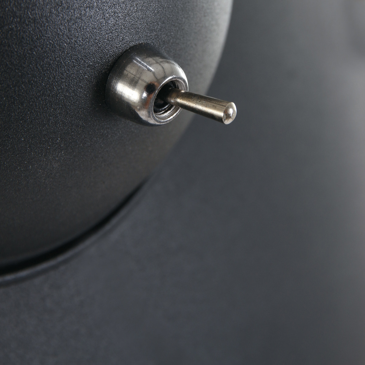 Lampadaire industriel noir avec abat-jour de tournesol doré Mexlite Sunflower – Image 6