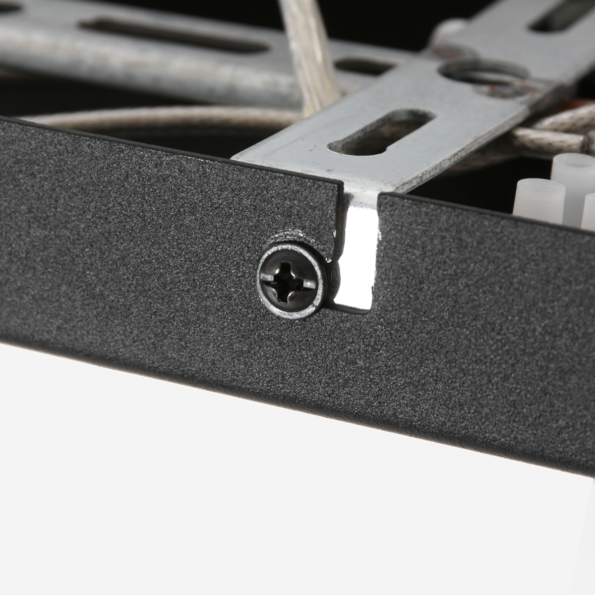 Suspension noire avec trois lumières et abat-jour en osier Steinhauer Stang – Image 16