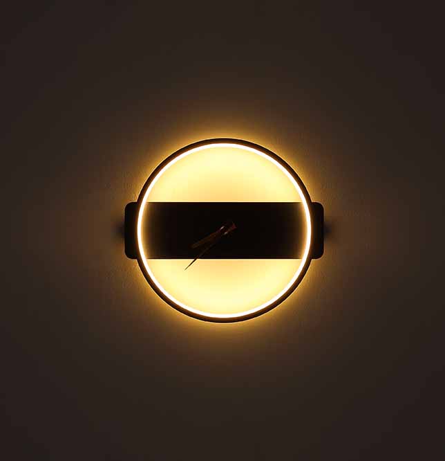 Applique murale/horloge en forme d'anneau noir/brun Globo Sussy – Image 4