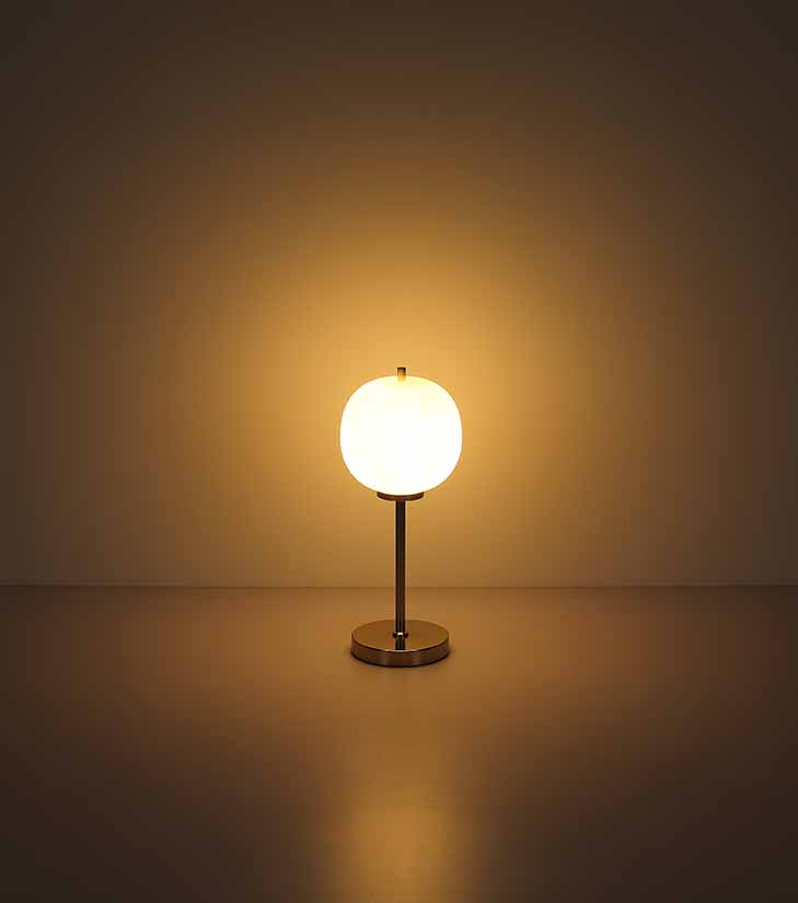 Lampe de table moderne en métal noir Globo Blacky – Image 4