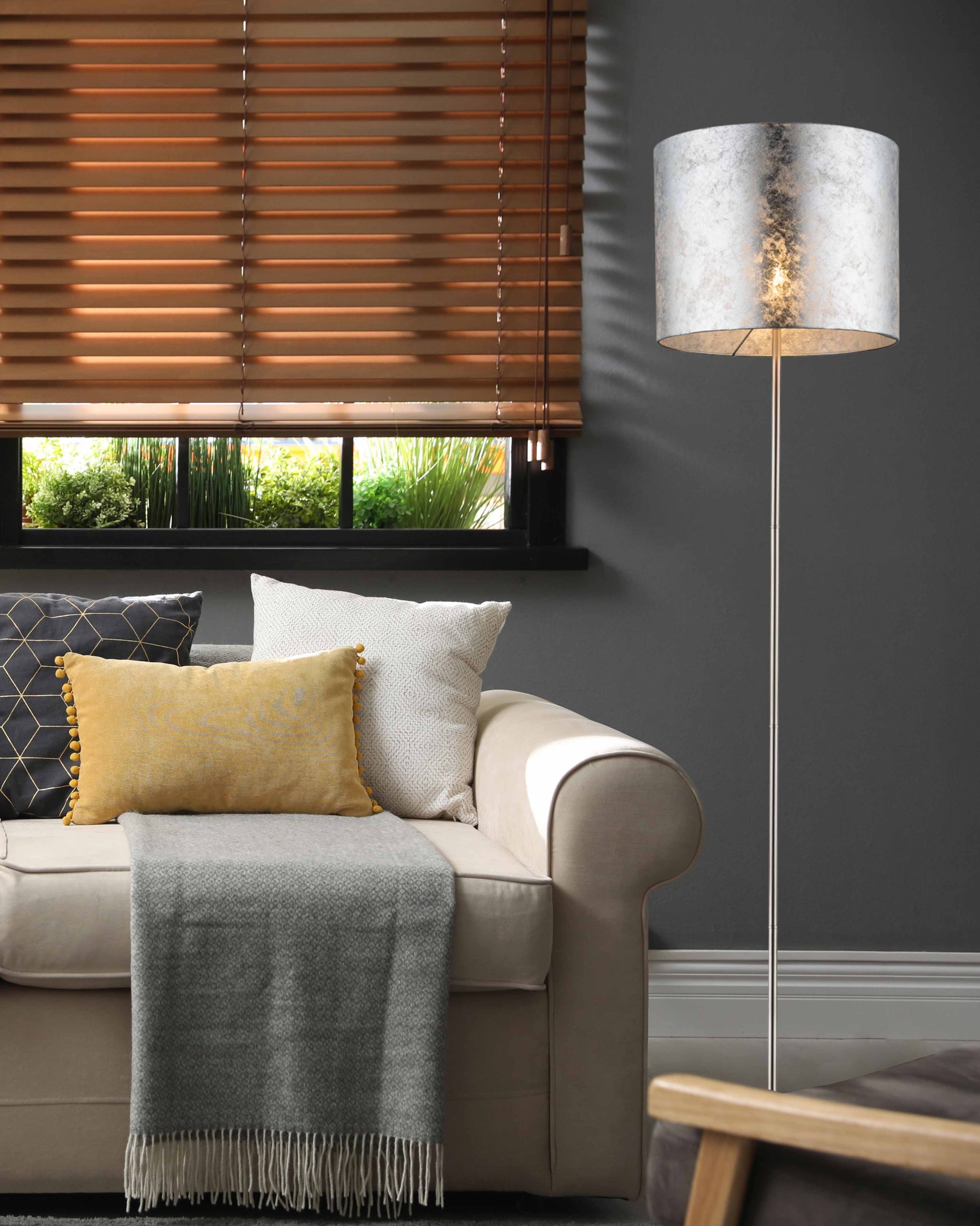 Lampadaire classique rond en nickel Globo Amy I – Image 2