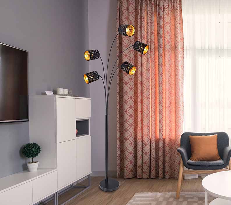 Lampadaire rétro en métal noir Globo Clarke – Image 5