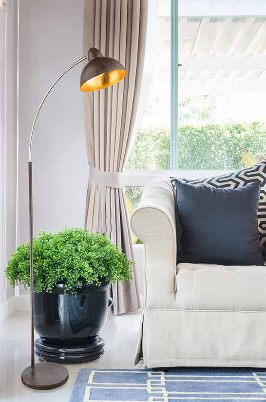 Lampadaire tendance en métal brun Globo Anita – Image 2