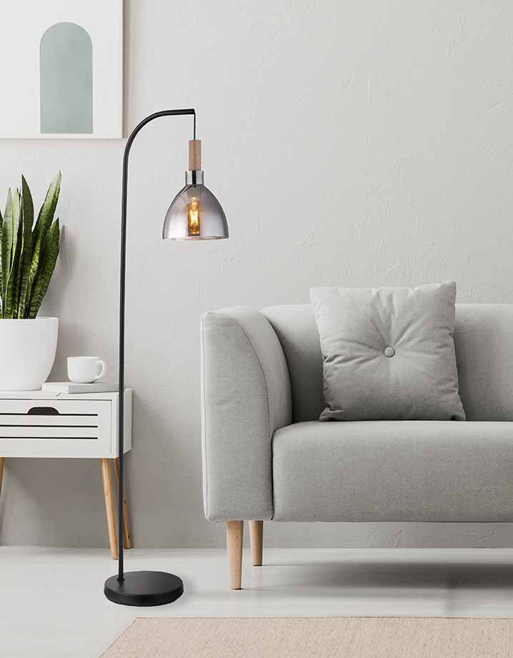 Lampe de sol moderne en verre et métal noir Globo Mattea – Image 4