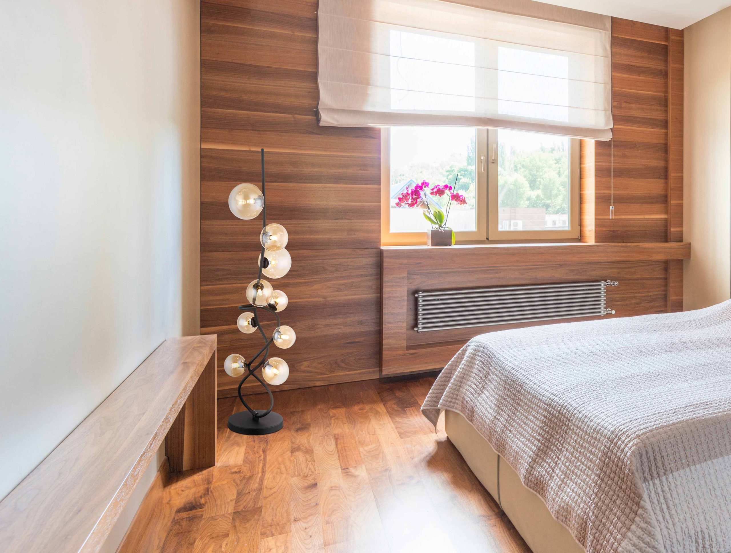 Lampe de sol noire tournée 9 boules en verre d'ambre Globo Tuberius – Image 4