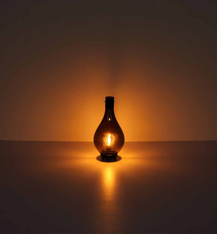 Lampe de table moderne en verre et métal noir Globo Oskus – Image 4