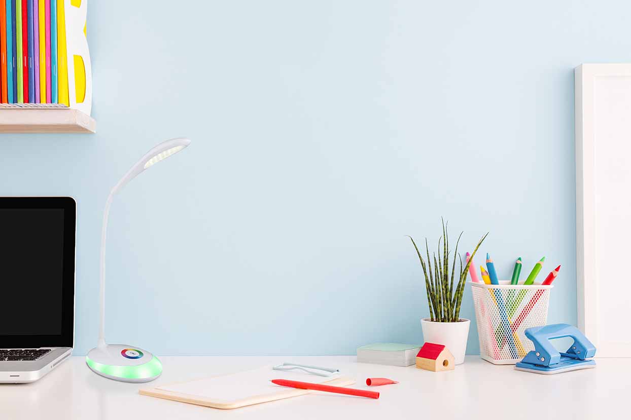 Lampe de table ovale blanche adaptable couleur plastique Globo Minea – Image 3