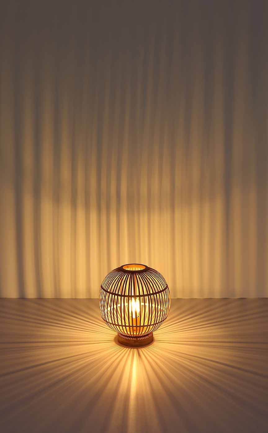 Lampe de table ronde bohème en bambou naturel Globo Hildegard – Image 5
