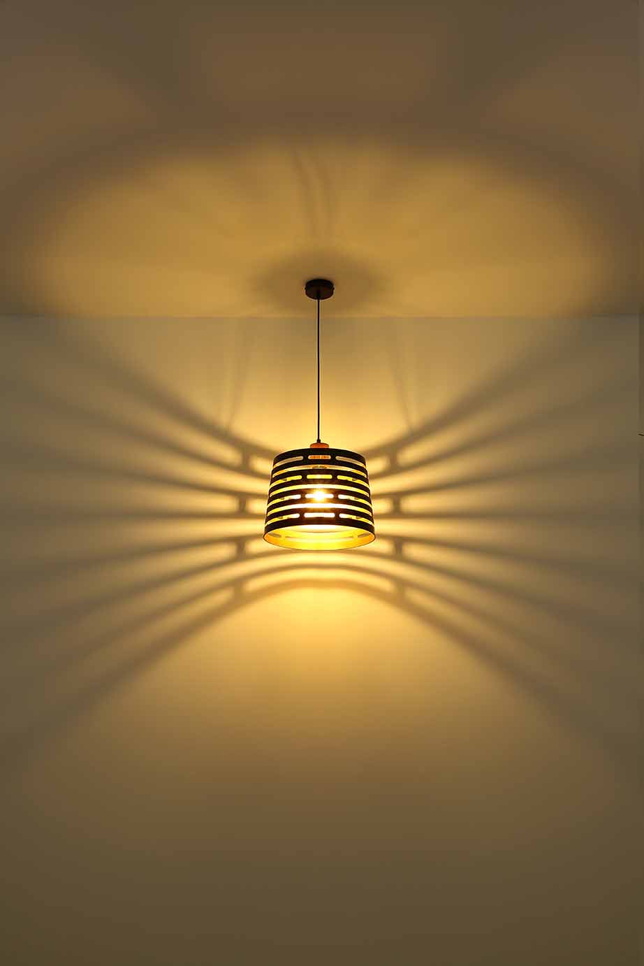 Lampe suspendue rétro en métal noir Globo Ablona – Image 4