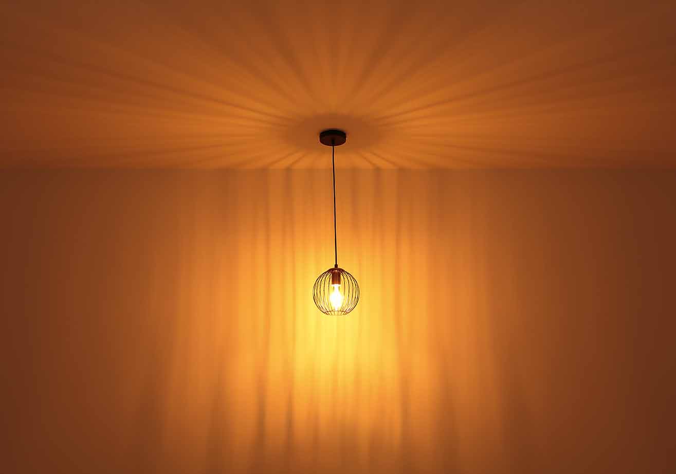 Suspensions rétro noires en métal Globo Eusebius – Image 4